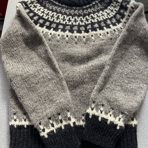 Hand Knit Fair Isles Wool Sweater - Picture 5 of 8